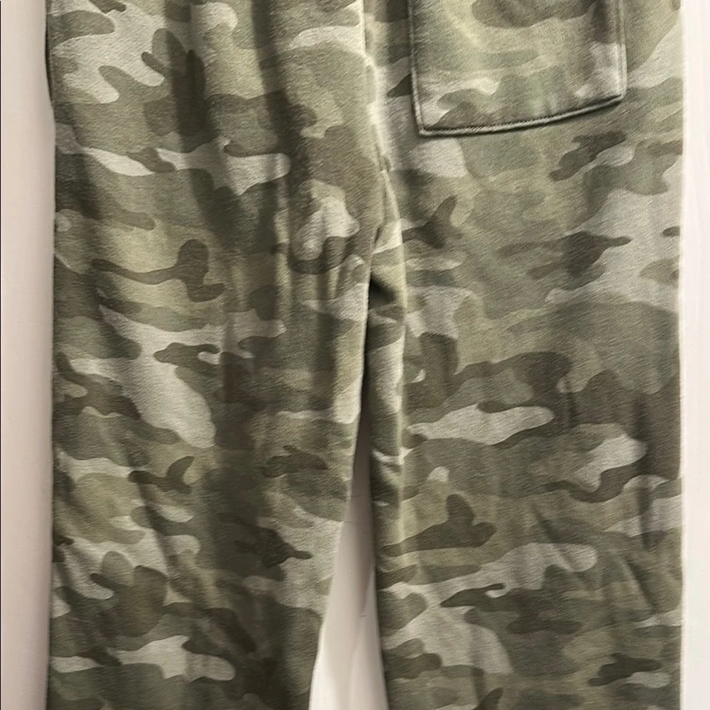 GAP Green Camouflage Sweatpants with Elastic Waistband